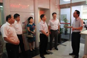 大连市政协副主席王乃波一行视察焦点娱乐集团